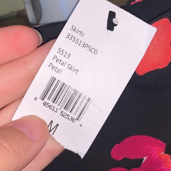 CAbi Black Pink Petal Ruched Faux Wrap Zip Up Knee Length Skirt NEW Size M #5513 - Picture 7 of 9
